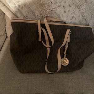 Michael Kors Small Jet Set Travel Bag